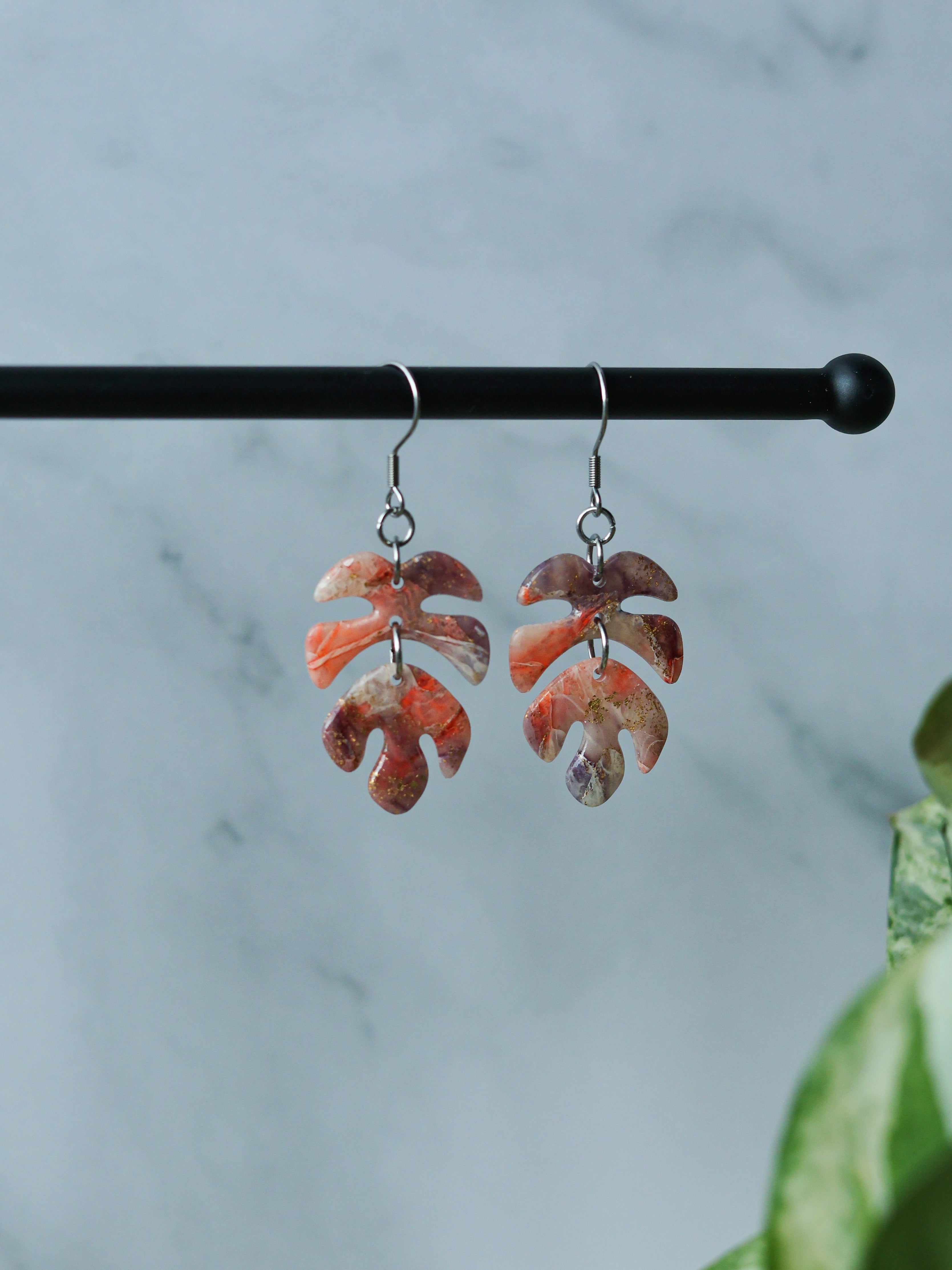 Monstera -korvakorut