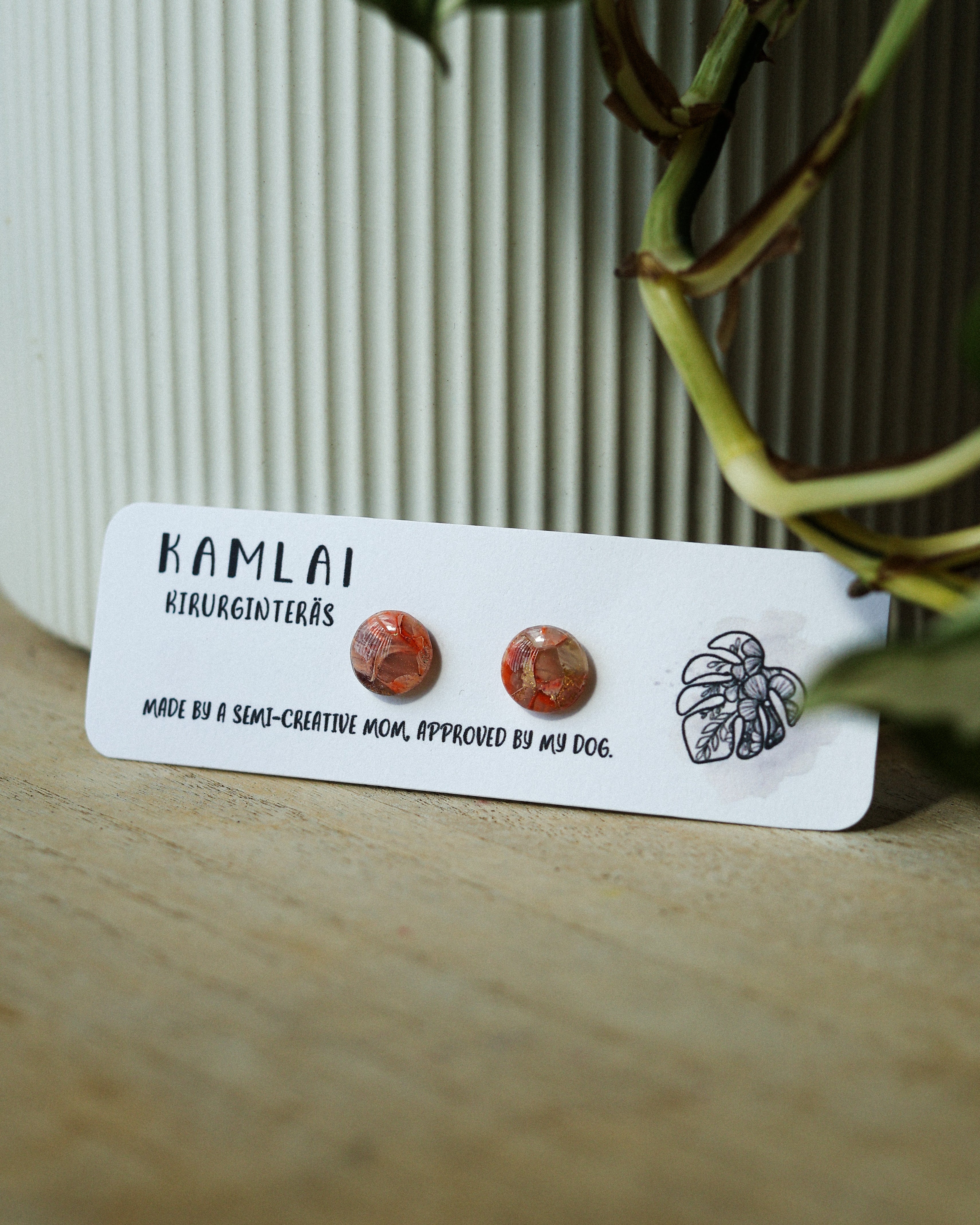 Päivä - nappikorvakorut